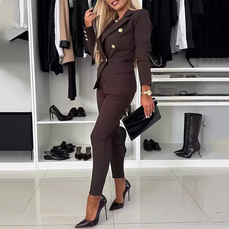 Melanie | Traje con doble botonadura y pantalones estrechos