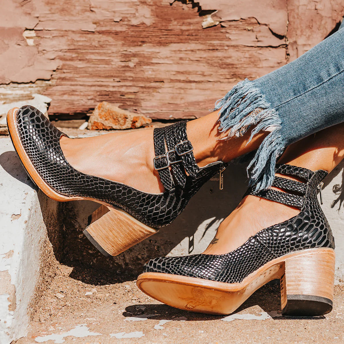 Montserrat | Zapatos elegantes broche