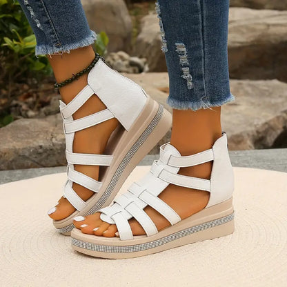 Almudena | Sandalias con cuña decoradas con pedrería