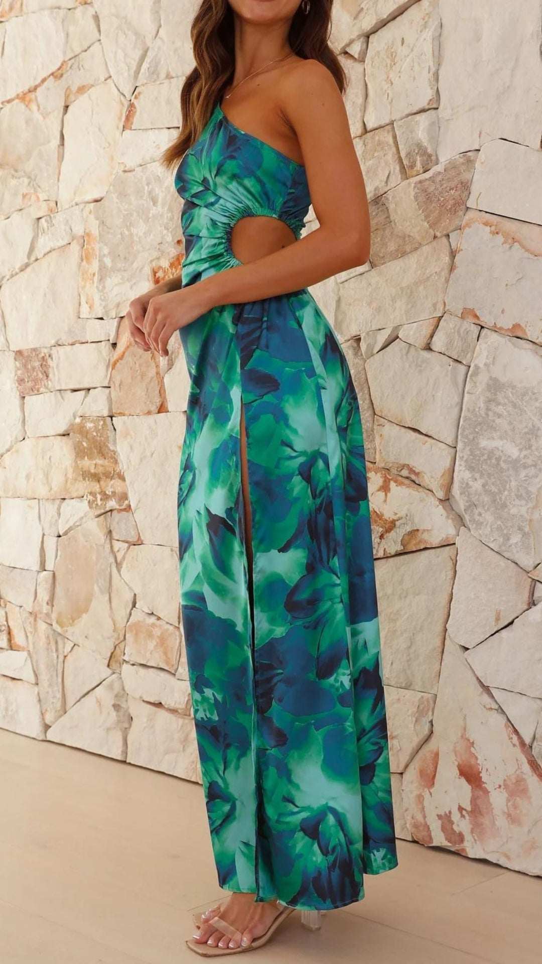 Alexandra | Vestido floral sin hombro abierto
