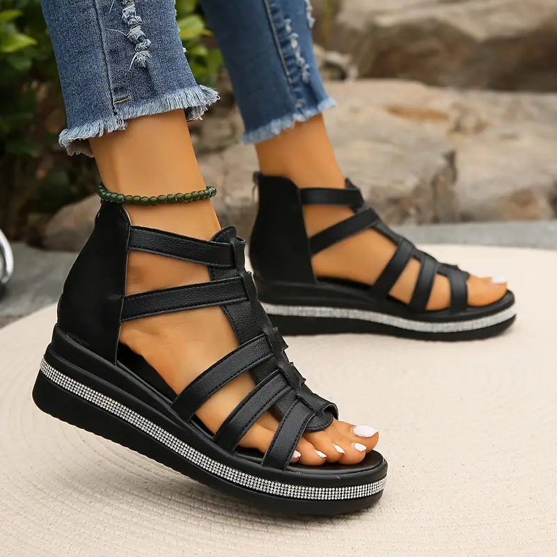 Almudena | Sandalias con cuña decoradas con pedrería