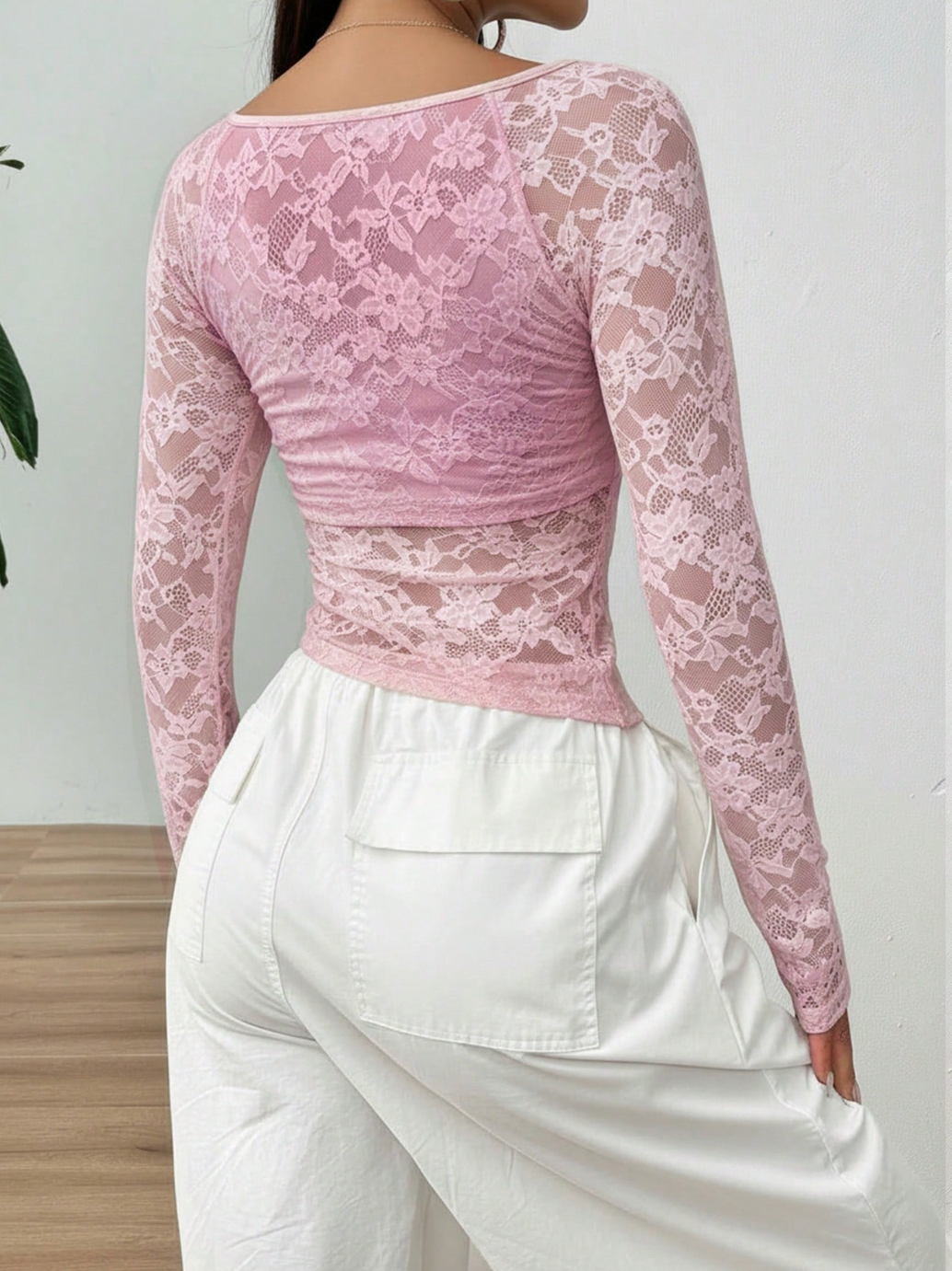 Blusa de encaje transparente para mujer con cuello elegante y dobladillo asimétrico