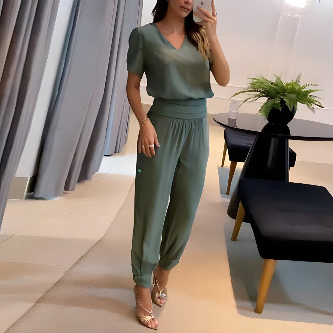 Alexandra | Conjunto moderno con blusa y pantalones