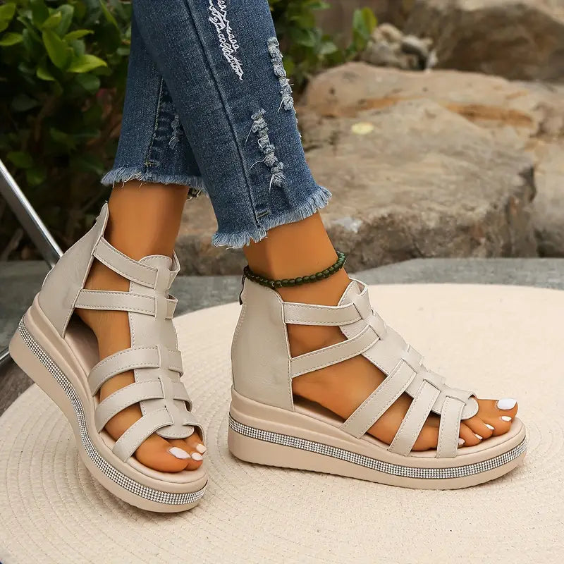 Almudena | Sandalias con cuña decoradas con pedrería