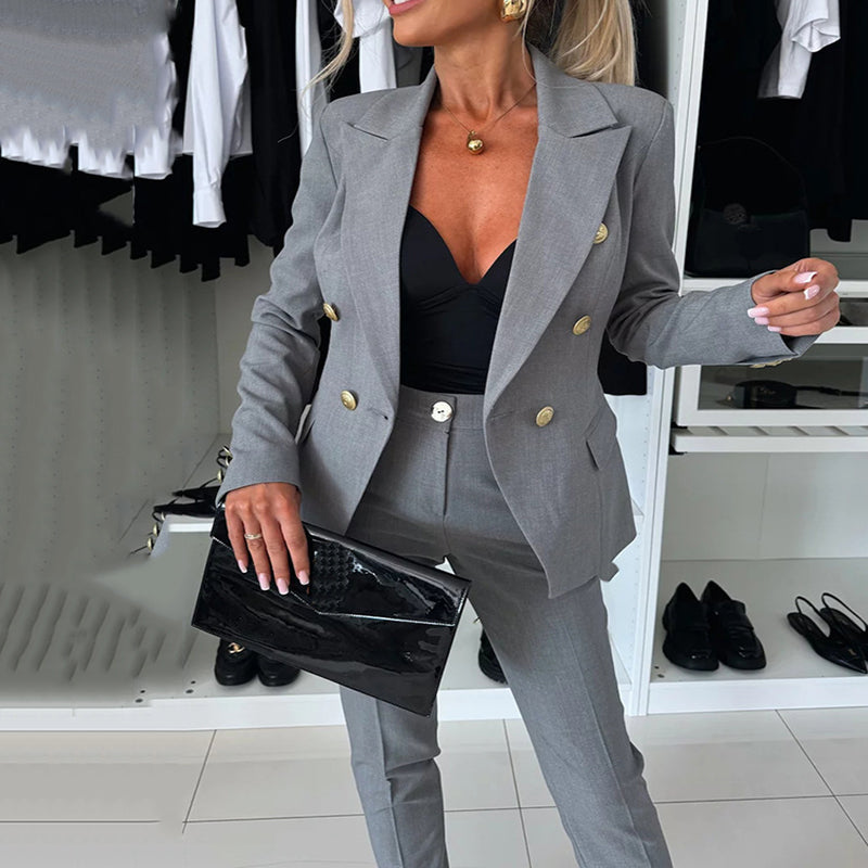 Melanie | Traje con doble botonadura y pantalones estrechos