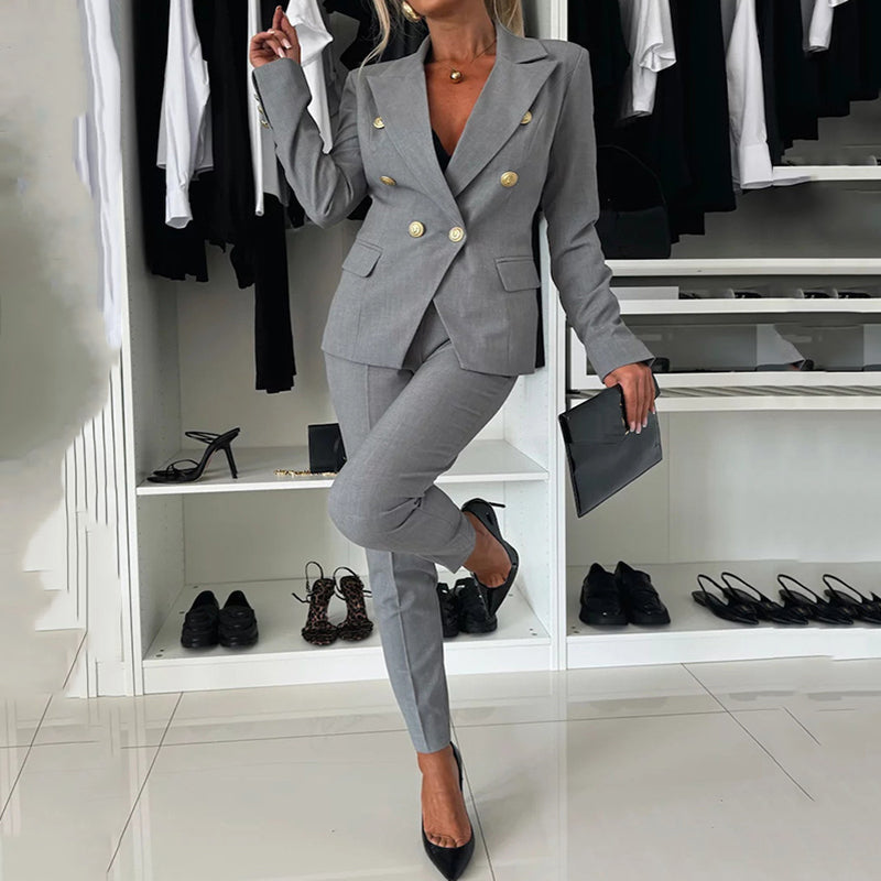 Melanie | Traje con doble botonadura y pantalones estrechos