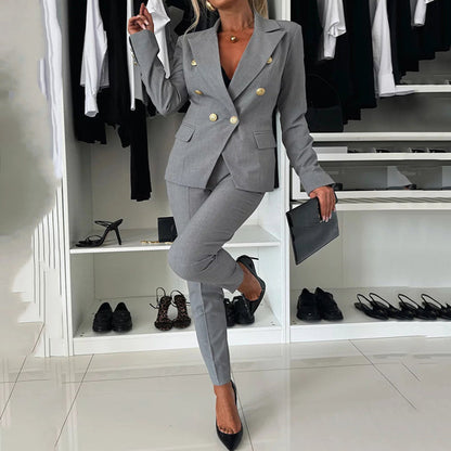 Melanie | Traje con doble botonadura y pantalones estrechos