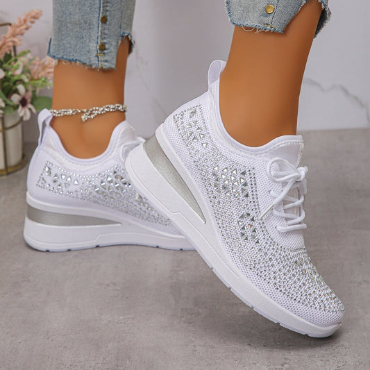 María |  Zapatillas transpirables de malla con detalles de brillantes
