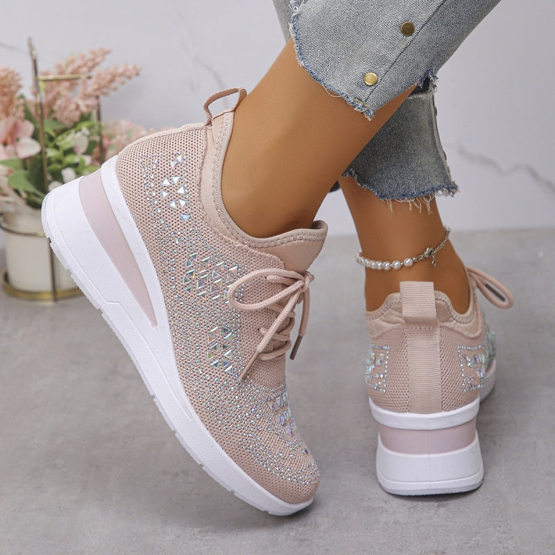 María |  Zapatillas transpirables de malla con detalles de brillantes