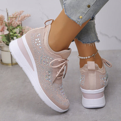 María |  Zapatillas transpirables de malla con detalles de brillantes