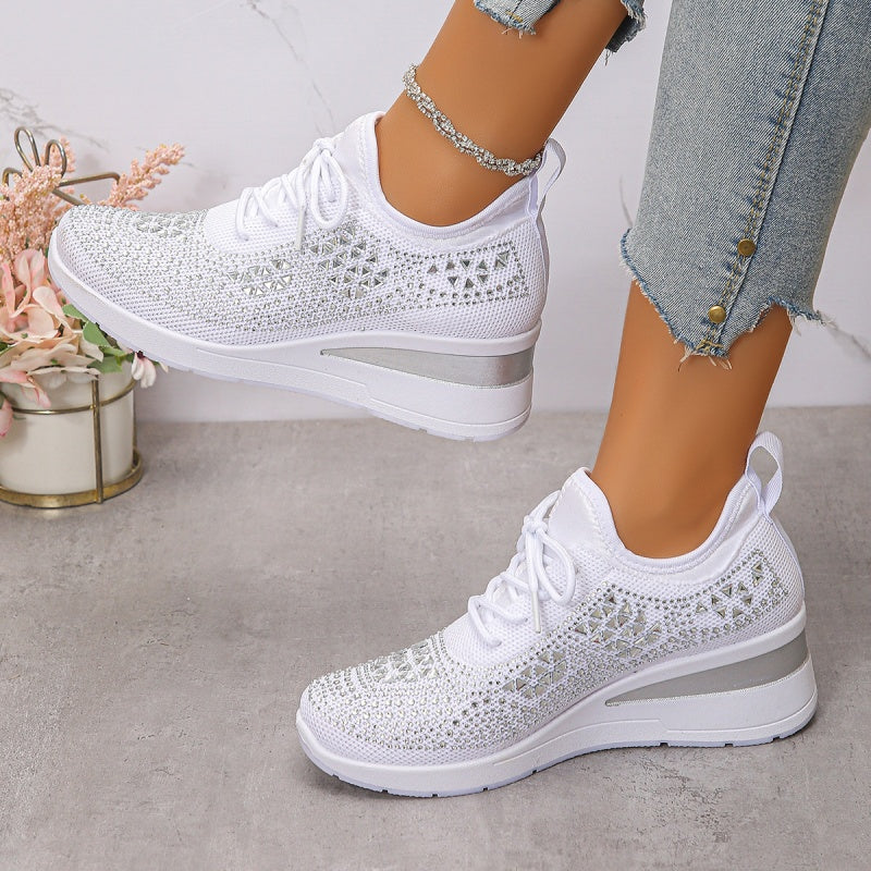 María |  Zapatillas transpirables de malla con detalles de brillantes